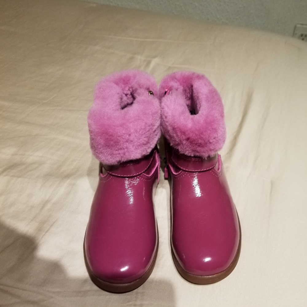 Ugg New, size 12 kid's, Pink